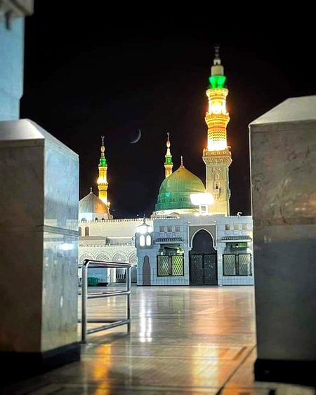 تيرےﷺ در کی حاضری کو جو ترس رھے ھیں آقاءﷺ 
انھیں جلد تو ﷺ بلانا ، مدنی مدینے والے ﷺ
صلی اللہ علیہ وآلہ وسلم