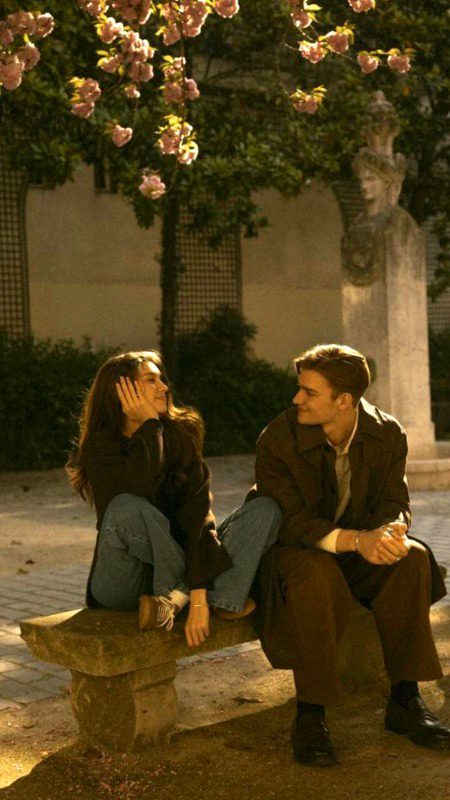 مجھے قبول ہے خالی پڑا رہوں لیکن
جہاں پہ تم ہو کوئی دوسرا نہیں رکھنا