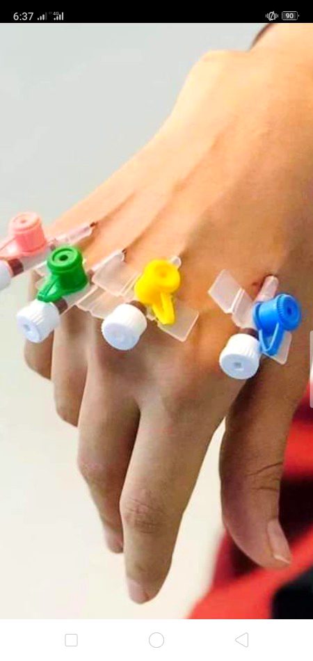 مجھے موت کی دعا دے دو.
میرا جو مرض ہے وہ لاعلاج ہے🔥 Mahii 💔