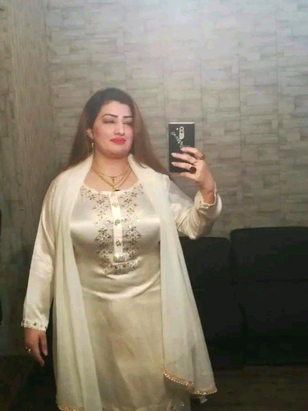 Hello Fans... follow me...