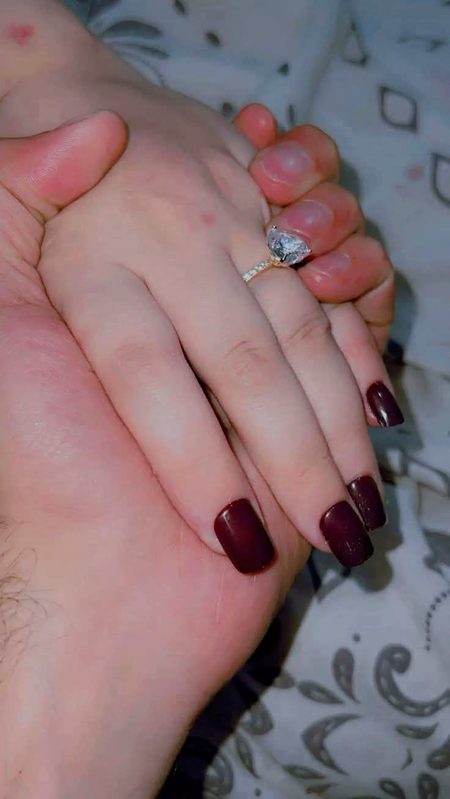 مجھے لگا پوری دنیا میرے قبضے میں ہے، حالانکہ وہ صرف تیرا ہاتھ تھا💞🌹🌼💫