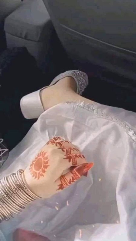 " آپ سے ملنے والا ہر ایک شخص ایسی جنگ لڑرہا ہے
 جسکے بارے میں آپ بلکل نہیں جانتے
اس لیے دوسروں پر ہمیشہ مہربان رہیں " 
 🥀💝