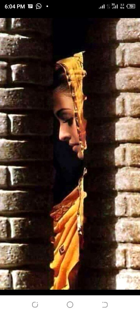 🥀دماغ کی ساری رگیں درد کرتی ہیں مگر مجال ہے کوٸی پھٹ کر میرا کام آسان کر دے۔🔥 Mahii 💔