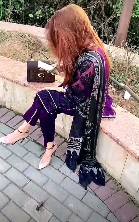 آپ اپنی اچھائیوں پر دھیان دیجئے🎭۔
مرشد🔥 
میں اپنی برائیوں کا حساب دے دوں گی۔۔👑😏