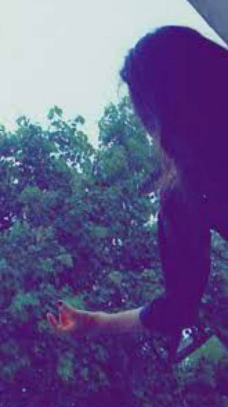 بارش سے ذیادہ اثر ہوتا ہے یادوں میں
اکثر بند کمروں میں  لوگ ذیادہ بھیگ جاتے ہوں
😕💔