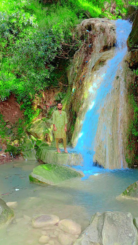 *_پانیوں کو کوئی بتلائے خدارا جا کر_*  
*_ہجرتیں موت کا سامان ہوا کرتی ہیں_* 💔🌊  
*•♪• ✍🏻🩷💫*