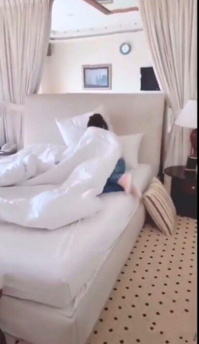 -" ❤✨
 میری وہ رات کمال کی ہوتی ہے 
 جس رات میری تم سے بات ہوتی ہے
Khushi alone💔