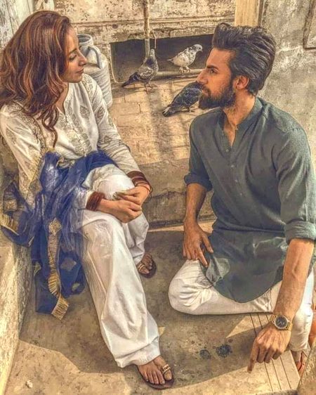 قاصد سُن ! ۔ ۔ ۔ ۔ چھـوڑ گِلے شکوے ، یہ بتـا🍁
اس نے پہلے کیا کہا، پھر کیا کہا، پھر کیا کہا...؟