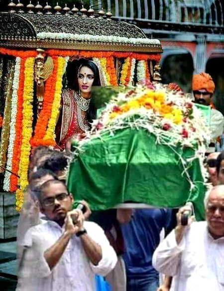 ایک جنازہ اور ڈولی ٹکڑا گئے
دیکھنے والے بھی گھبرا گئے
کسی نے پوچھا یہ کیسی بد نمائی ہے
تو آواز آئی  محبوب کی ڈولی دیکھنے
 یار کی میت آئی ہے 🤡 
ZALIM 🔥