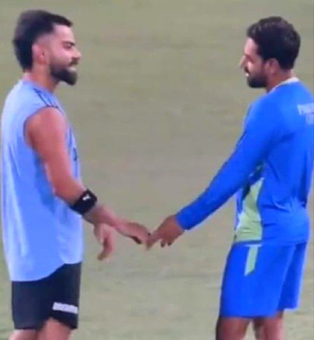 Hath chorien pakory jal jain gy.. 😌