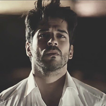 Tere Mohabat k yateem kiye
howy🥺 hum ta umar bhatkengy
la warison ki Trha🥺