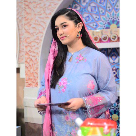 سمجھ نہیں آ رہی رمضان ٹرانسمیشن ہے یا بریسٹ دکھانے کا مقابلہ
خیر سانو کی 😒