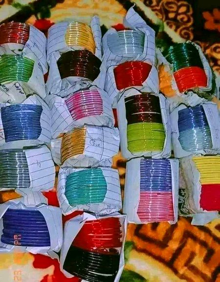 چوڑیاں لے لو 🤭🤭🤭