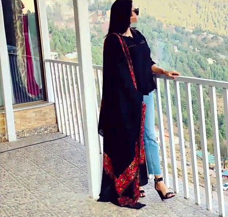 میں اپنے اصولوں کے راستے پہ چلتی 👑ہوں اس لیے دوست کم اور دشمن زیادہ رکھتی ہوں 🔥😏💯