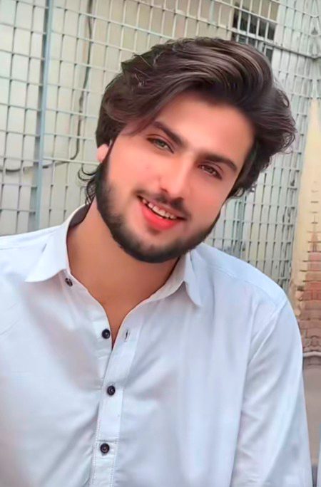 کوئی  بھلا چاہ رہا ہے میرا
قیامت کی نشانی لگتی ہے 🤧