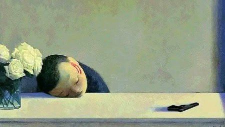 کسی ذات کو خود پر منحصر کر دینے کے بعد ، یار ہم اپنی ہی راحتوں کے جَلاد بن جاتے ہیں '🙂