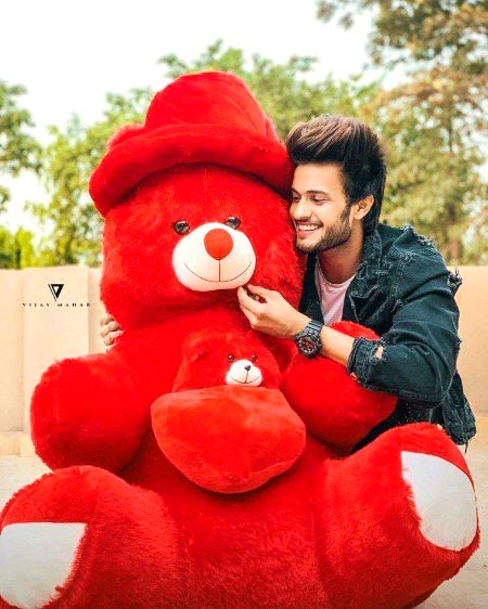 Beautiful People image