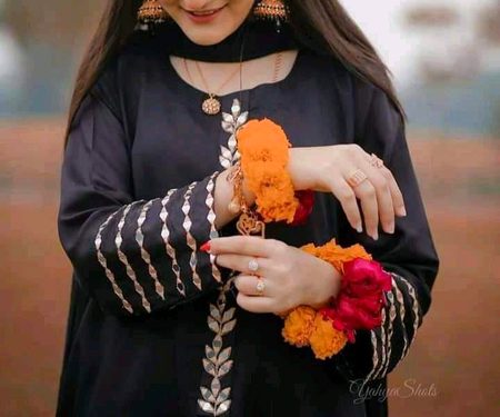 Hum ksi or ky ho jain tou herat kesi...Ab tum nay jou zakham diyian hn unhy bharna bhi tou ha