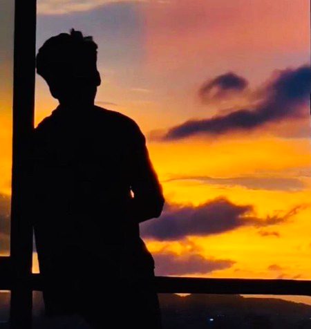 Tum nhi lga paogy andaza
Mere Tanhae ka🥺
Tumne dekha he Kahn hai
Mujy sham hony k bd🥺