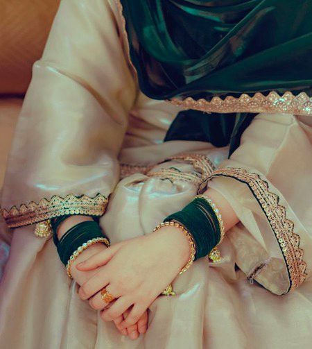 Yei Khali Dil 🖤bhi Rota hai
Naa Janee Kyaa Hota hain....