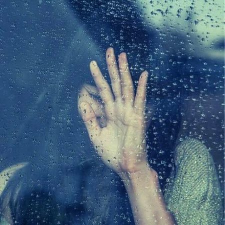 💔بظاہر تو خود کو پتھر کر لیا ہے ۔۔
لیکن اندر سے ابھی بھی کانچ کی گڑیا ہوں 💔