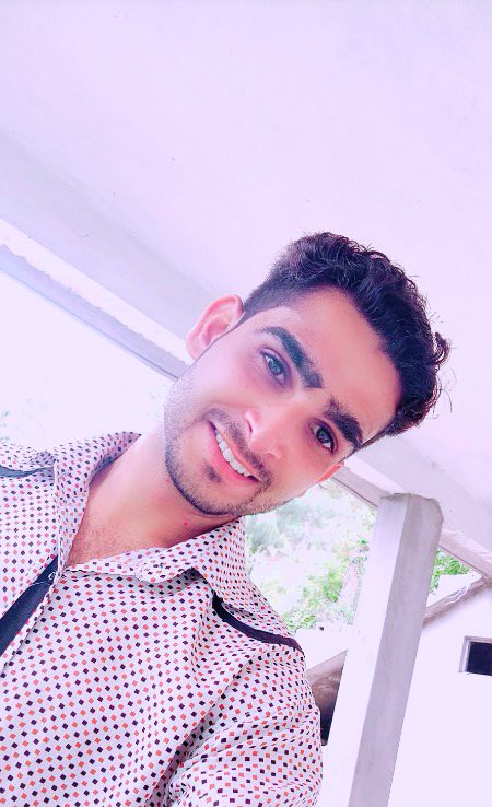 Apni aik hansti hui tasveer bhej kar....
Tera ghuroor khaak main mila sakta hun... 😎😎😍😍😍😎😎