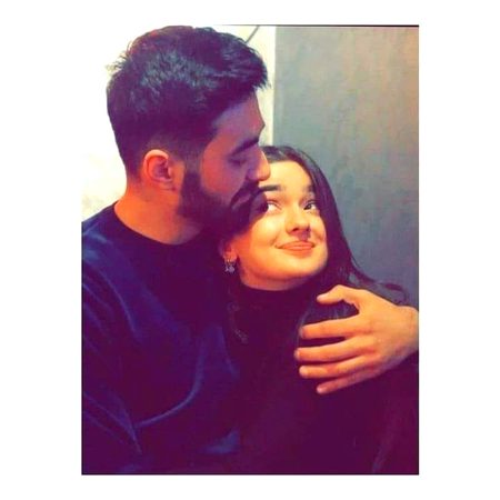 تیری سردی کا علاج فقط میری بانہیں ہیں👩❤️👨
رضائی سے یہ مسئلہ حل نہیں ہونے والا !😍
Umar Ki پگلی 👰❤️