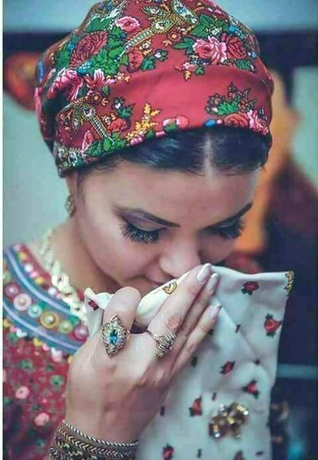 ﻣﺤﺒﺖ ﮐﯽ ﺟﻨﻮﮞ ﺧﯿﺰﯼ ﺗﻮ ﺑﺲ 
ﺍﮎ ﻋﺎﺭﺿﯽ ﺷﮯ ﺗﮭﯽ 
ﻗﺒﺎﮰ ﺷﻮﻕ ﮐﮯ ﺳﺐ ﺭﻧﮓ ﮐﭽّﮯ ﺗﮭﮯ 
ﺳﻮ ﻣﯿﮟ ﻧﮯ ﺍﺏ 
ﺩﻭﭘﭩّﮯ ﮐﮯ ﮐﺴﯽ ﭘﻠّﻮ ﺳﮯ 
ﮐﻮﺋﯽ ﺑﮭﯽ ﮔﺮﮦ ﺑﺎﻗﯽ ﻧﮩﯿﮟ ﺭﮐﮭﯽ
 ﮐﻮﺋﯽ ﺧﻮﺍﮨﺶ ، ﮐﻮﺋﯽ ﭼﺎﮨﺖ 
 ﮐﻮﺋﯽ ﺣﺴﺮﺕ ﻧﮩﯿﮟ ﺭﮐﮭﯽ ـ🔥#A#💔