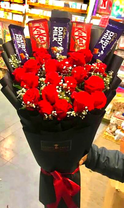 So beatiful na..aik khas friend ky lye ...jis ka ajkl ana nhi hota hai dd py ....🍫🍫🍫🍫🍫🍫