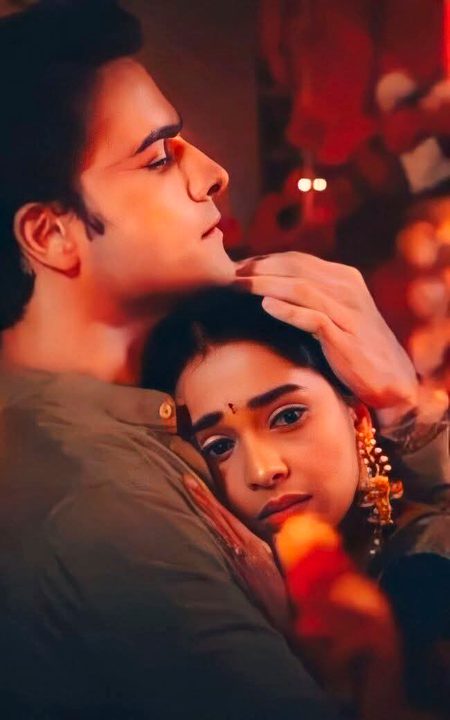 روح من 
میرے اختیار میں اگر ہو
 تو تمہیں گلے لگا کے چاروں طرف
 محبت کی اک لکیر کھینچ دوں
 کہ کوئی دُکھ تم تک پہنچ نہ سکے 
 کوئی غم تمھیں کبھی نہ ستائے 
سارے خواب حقیقتوں میں بدل سکوں
 تمھارے دن رات صبح شام محبتوں سے سجا سکوں💔Unzii🥀