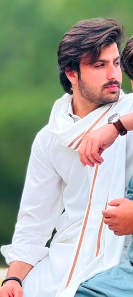 نعم البدل منافقوں کے ہوتے ہیں مخلص وقت کی طرح ہوتے ہیں دوبارہ نہیں ملتے-"❤️🩹