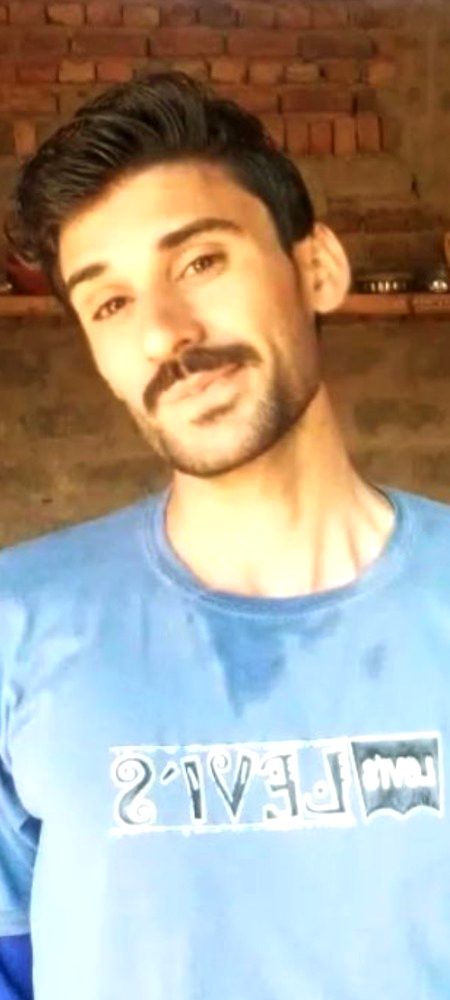 Haaye me sadky jaaon khud par. Dusro par NAHI 🤗😀😀🎭👈