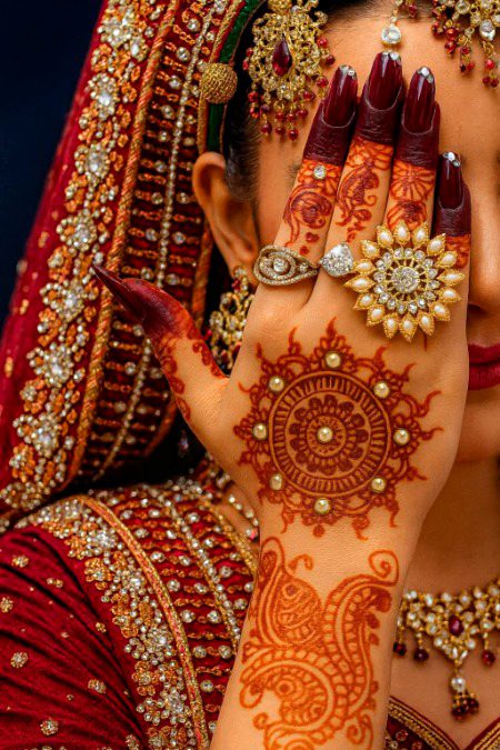 ہر لڑکی بے وفا نہیں ہوتی بیٹی ہونے کا فرض بھی نبھانا ہوتا ہے ❤️