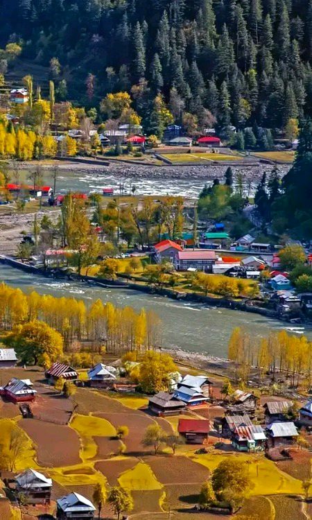 کیران گاؤں وادی نیلم کا سب سے خوبصورت مقام 🏞️❤️
Arial view of keran village most beautiful place in Neelam valley