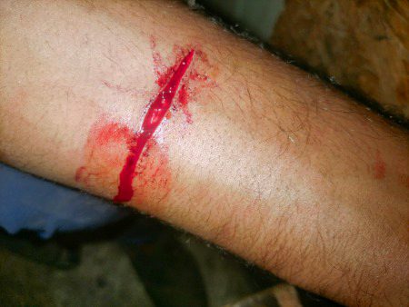 Ajeeb tamasha bna rakha hai aj kal ke logoun ny bewafai kro to roty hen wafa kro to rolaty hen 😭😭😭😭