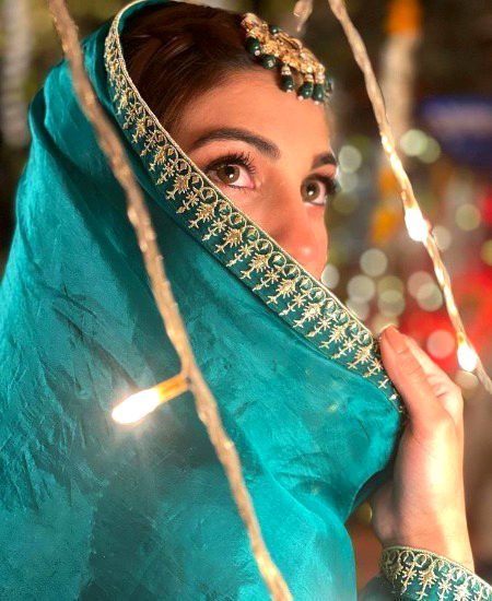 تمہیں ضرور کوئی چاہتوں سے دیکھے گا
مگر وہ آنکھیں ہماری کہاں سے لائے گا