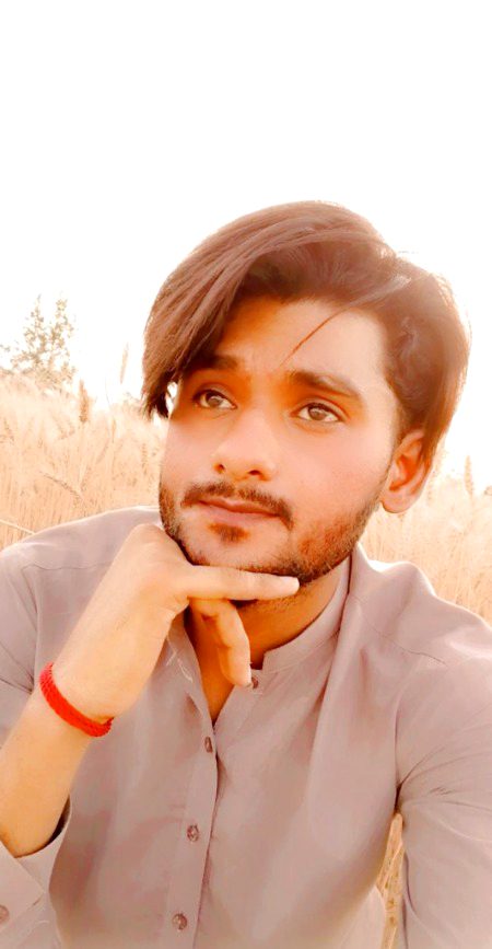 مخلص انسان  محفلوں میں نہیں❌
دلوں میں رہا کرتے ہیں❤️