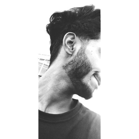 محبتوں کا ہو راج ہر سو
یہ کس زمانے کا سوچتے ہو۔۔۔