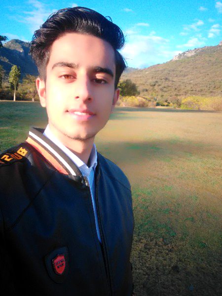 Mr Handsome... Kia khyl ha hun na handsome blkl mn hu tm logo k cmnts ki mji zarort nh ha..