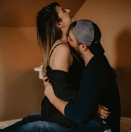 میسر ہو اگر تیری گردن❤🙈
 میں تجھ میں خون کا قطرہ نہ چھوڑوں...!!💏😍
ITX ZALIM!!❤🔥