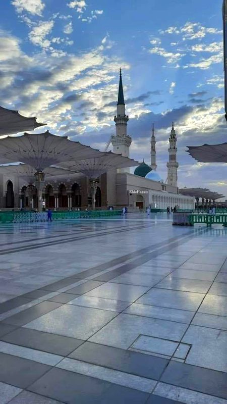 وہ مدینے کی گلیوں کے شام و سحر❤ ❤ نور سے جگمگاتے ہوہے بام و در ❤ جلوہ گاہ پیغمبر (ص) پہ لاکھوں سلام ❤ شافع(ص) روز محشر پہ لاکھوں سلام ❤