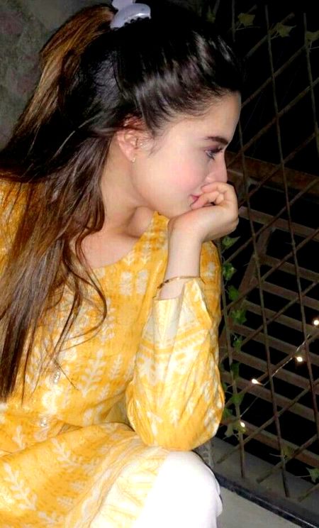 اکتوبر کی راتیں 
محبت کے شروع والے دنوں کی ٹھنڈک جیسی ہیں 
🔥ہلکی پرنم اور اُداس