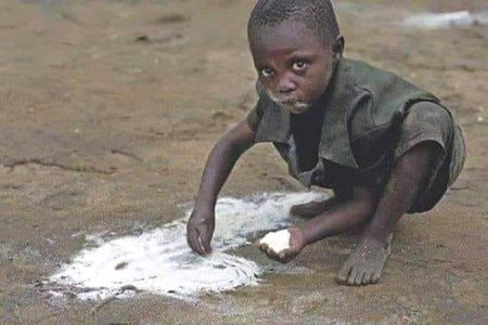 ﺍﯾﮏ ﻟﺬﺕ ﮨﮯ ﺧﺸﮏ ﺭﻭﭨﯽ ﻣﯿﮟ
ﮨﺎﮞ ﻣﮕﺮ ﺑﮭﻮﮎ ﺷﺮﻁ ﮨﮯ ﭘﮩﻠﯽ