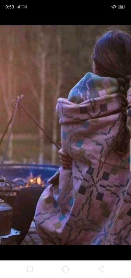 خواب آنکھوں سے گئے۔۔نیند راتوں سے گئی.
وہ گیا تو ایسے لگا جیسے۔۔زندگی ہاتھوں سے گئی🔥 Mahii 💔