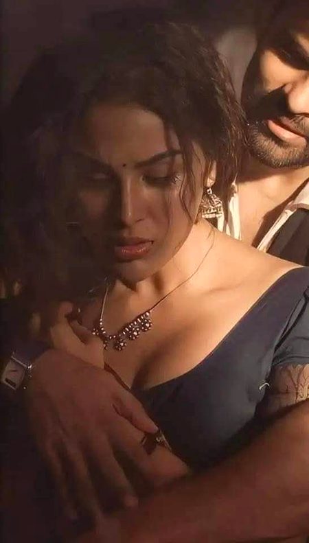 آ، کہ مل بیٹھ کے جینے کا ہنر سیکھتے ہیں
زندگی یوں نہ گزر مجھ سے کنارا کر کے۔