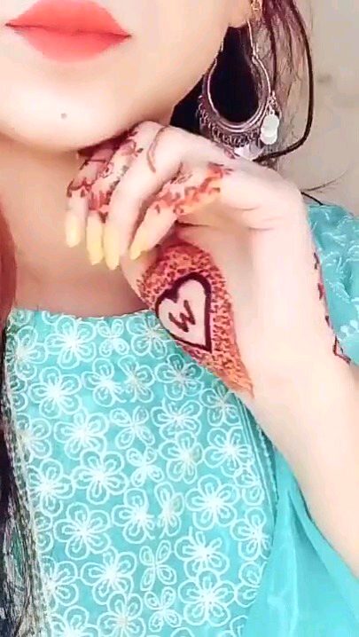 تیار ہوگٸی ہوں تعریف کرنے والا اللّه دے گا🔥😜