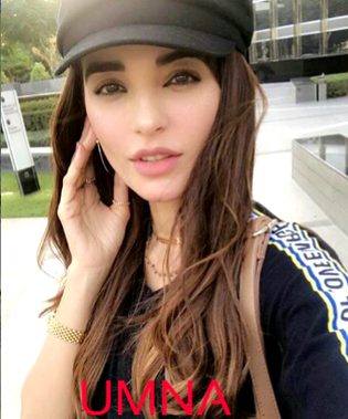 (***)Tum dosti ki baat karty ho humny dosti bhi kar k dikhi wafa kar k bhi dikhi Jo na ban saka kabhi apna usy apna bana ny ki zidd kar k dikhi sahib Jo apna na ho us kly udaas howa nahin kar ty(***)