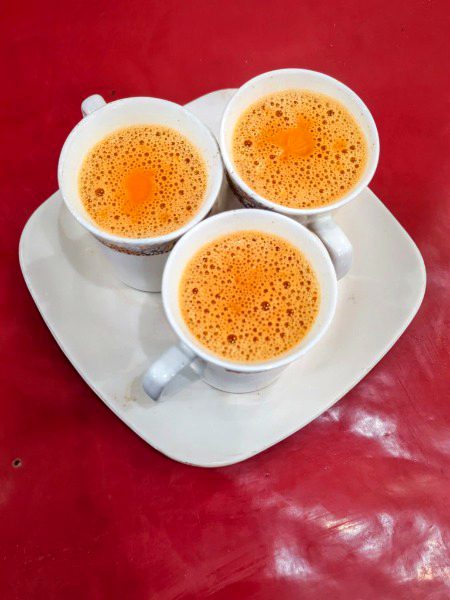 تُو نہیں تو کچھ بھی نہیں 
دو کپ چاۓ  تم اور عشق
❤️☕