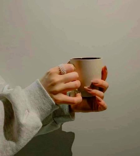 کوئی لمحہ ہو تیرے ساتھ کا تیرا ہاتھ ہو میرے ہاتھ میں💞 میں فنا بقا کے سبھی سفر اس ایک پل میں گزار دوں 💞 ☕😍 💞
