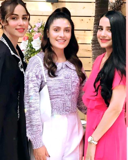 Pakistani Celebs image